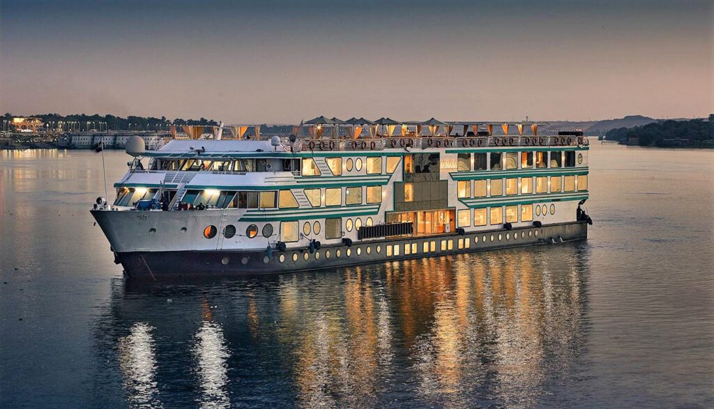 Nilkreuzfahrt Ägypten - klassiasches Kreuzfahrtschiff